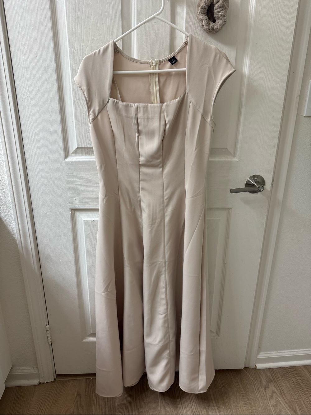 Elegant Cream Midi Dress with Cap Sleeves